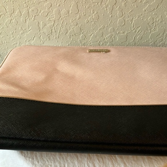 Kate Spade: Pink& Black Padded Laptop Sleeve- Gold Tone - Picture 11 of 16